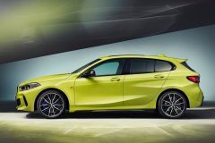 BMW-M135i_xDrive-2022-1280-02