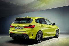 BMW-M135i_xDrive-2022-1280-03