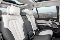 BMW-X7-facelifting-kabina-1