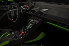 Lamborghini-Huracan-Tecnica-2023-wnętrze