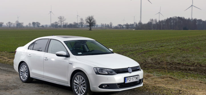 Volkswagen Jetta Hybrid Limuzyna Na Benzynę I Prąd Trends Magazines Kiedy Inżynierowie Wielu Firm Głowili Się Nad Konstrukcją Napędów Hybrydowych Volkswagen Doskonalił Kombinację Bezpośredniego Wtrysku Paliwa I