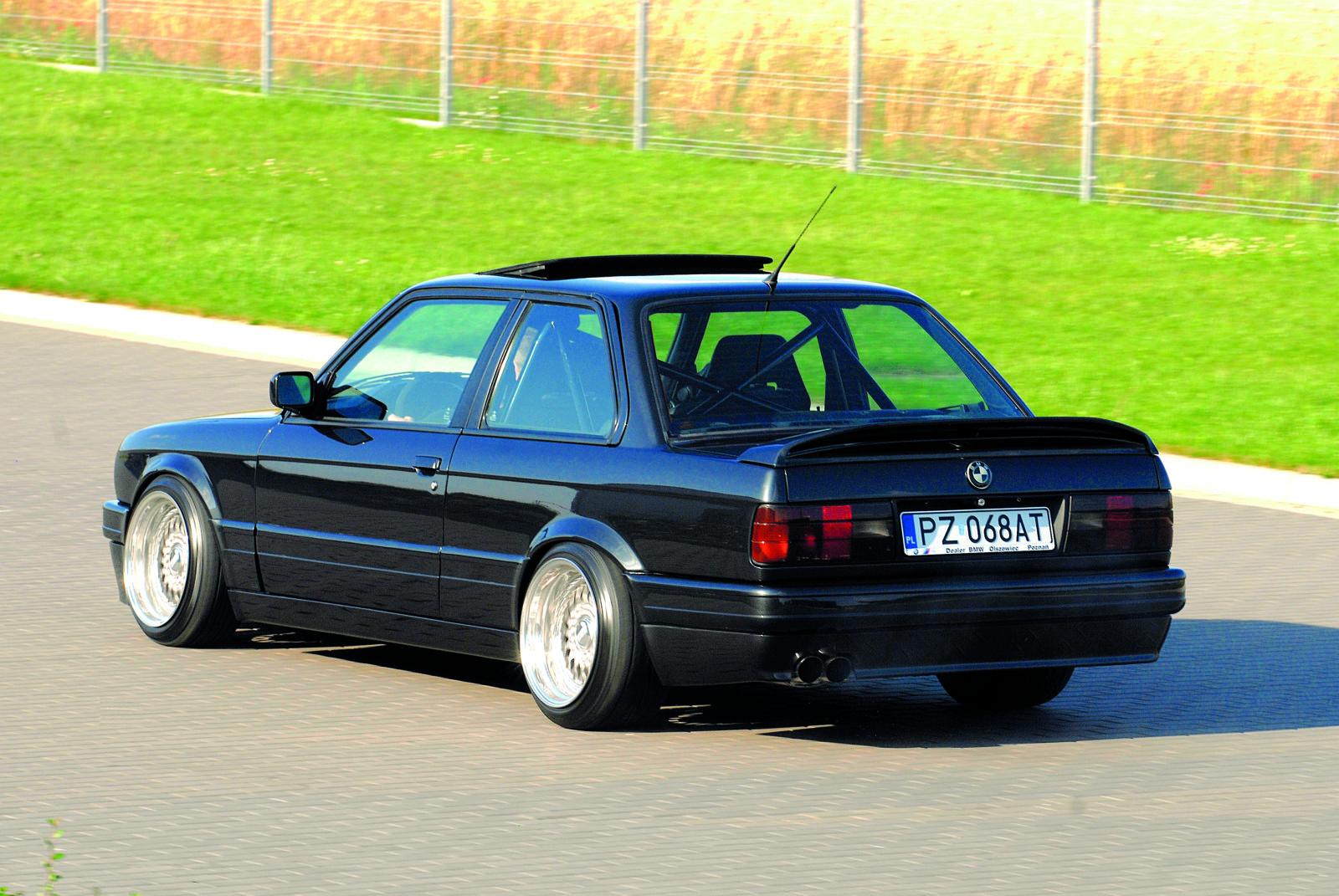 Tuning BMW E30 (Nie)typowy German Trends Magazines