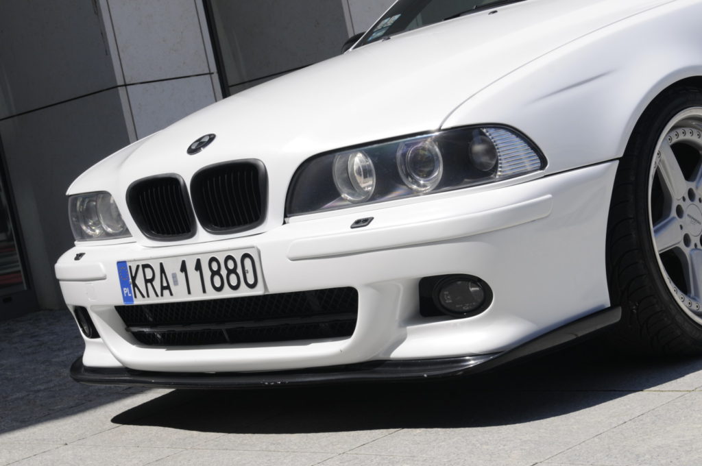 Śnieżnobiałe i wysmakowane BMW E39 4.4 Trends Magazines