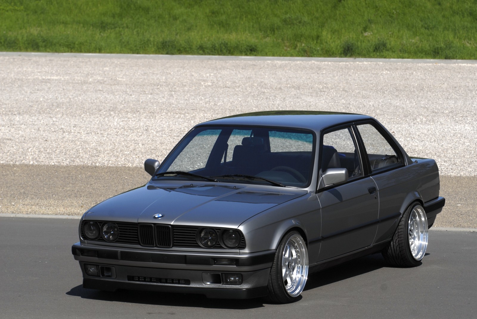 Jak zrobić 300konne BMW E30 318i? Trends Magazines