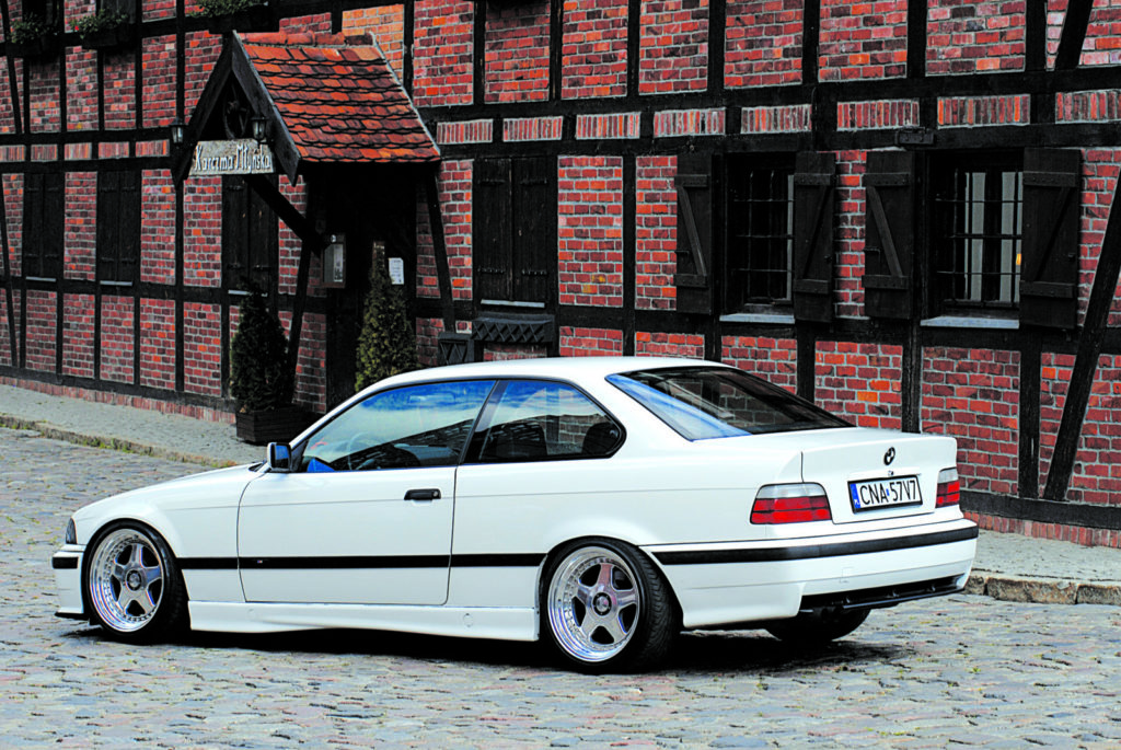 Dwie odsłony BMW E36 która lepsza 316i czy 325i? Trends