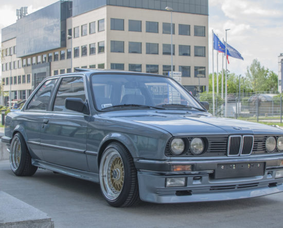 BMW_E30_320i_tuning