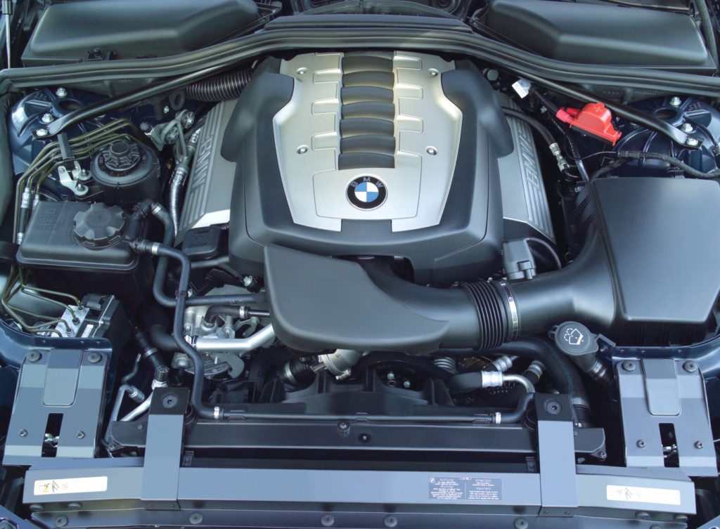 BMW 550i silnik
