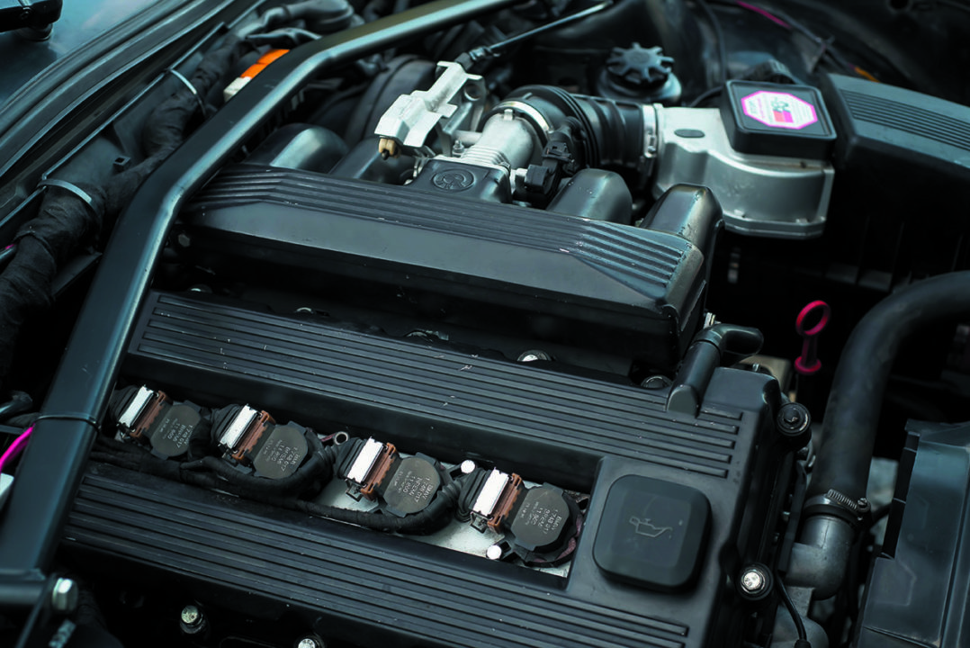 Replika BMW E30 M3 Sport Evolution - silnik