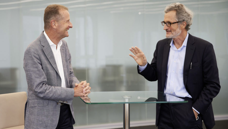 Herbert Diess, CEO Volkswagen Group (left), with Georg Kell, Spokesperson of the Sustainability Council