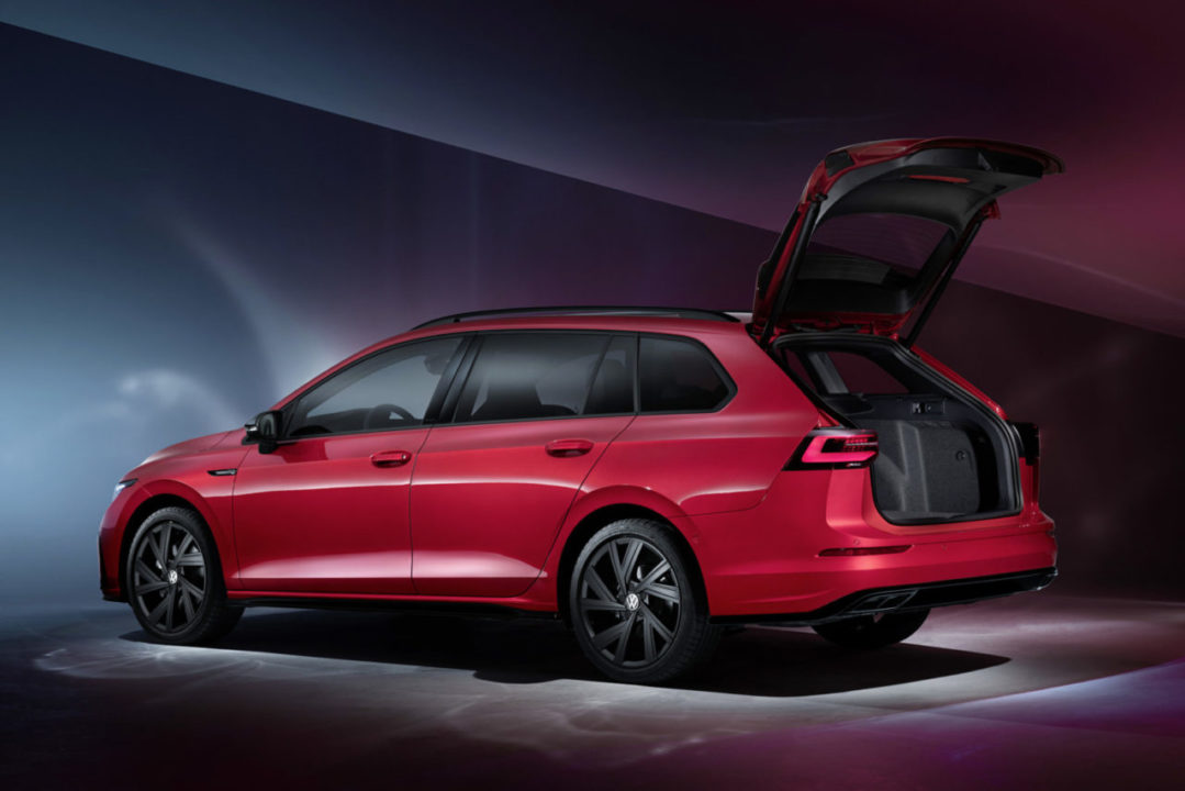 The new Volkswagen Golf Alltrack tył