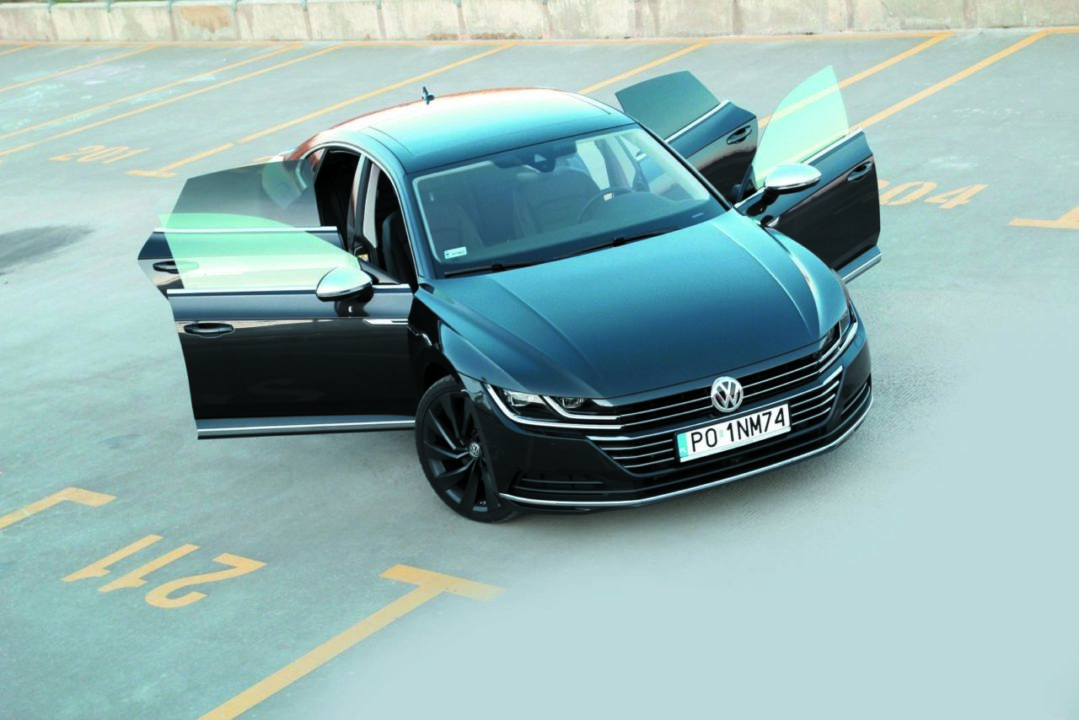 Volkswagen Arteon 2.0 TSI 4Motion auto z otwartymi drzwiami