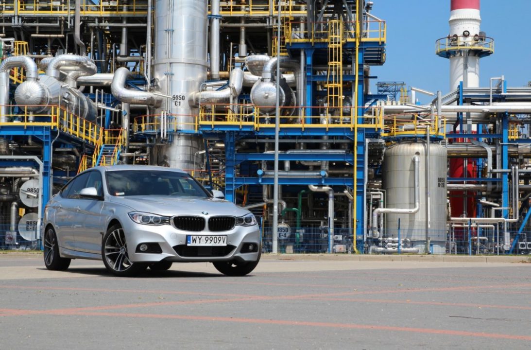 BMW 3 GT F34 330d widok z przodu
