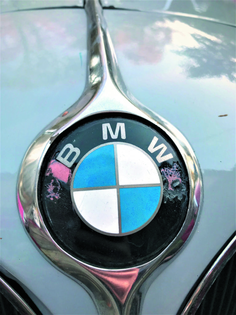 BMW 315/1 Sport logo na masce