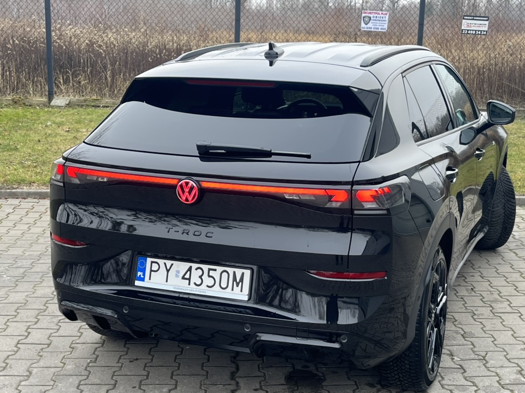 VW T-Roc R-Line 1.5 2026 r. widok od tyłu