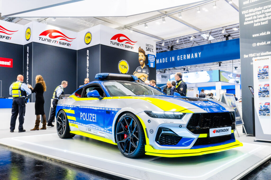 Policyjny radiowóz na Essen Motor Show