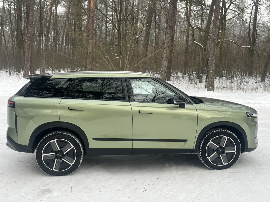 Jaceoo 7 AWD widok z boku