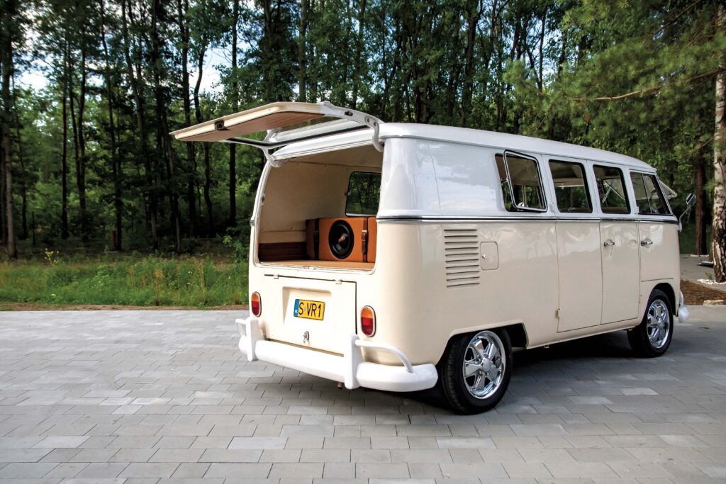 Transporter T1 Bulik 1966 r. widok z tyłu