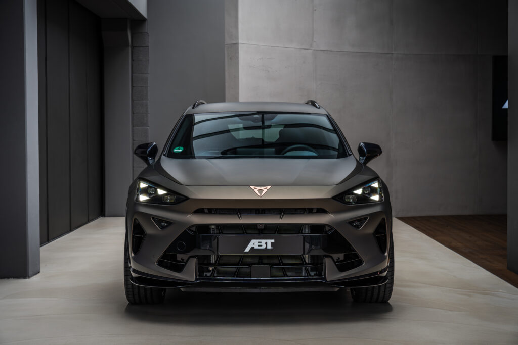 ABT-CUPRA-FORMENTOR widok z przodu