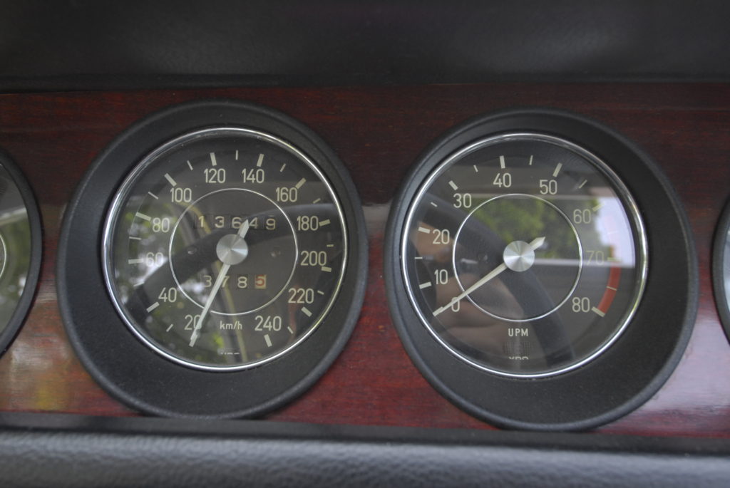 BMW E9 2800 CS zegary