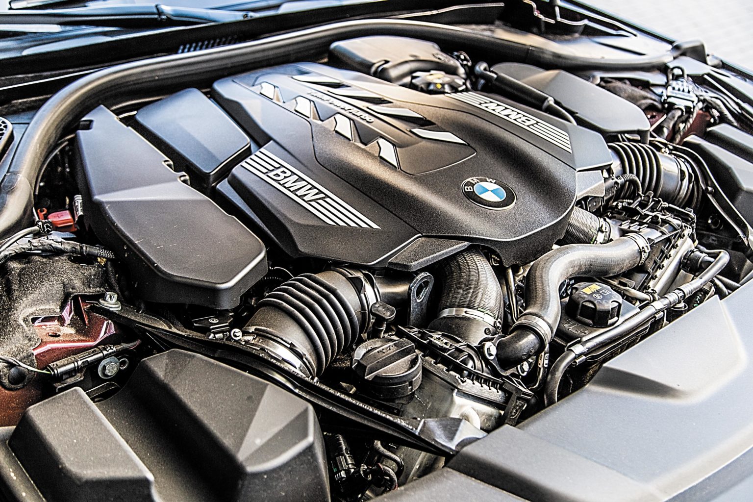 BMW 750i (G11) prawie jak prywatny odrzutowiec - Trends Magazines