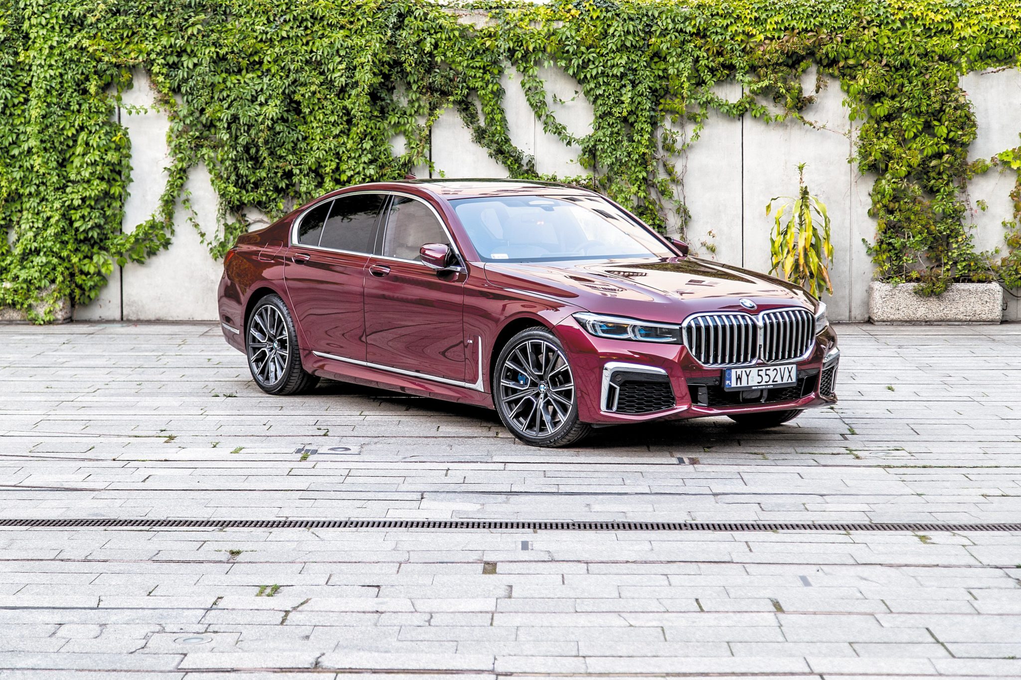 BMW 750i (G11) prawie jak prywatny odrzutowiec - Trends Magazines