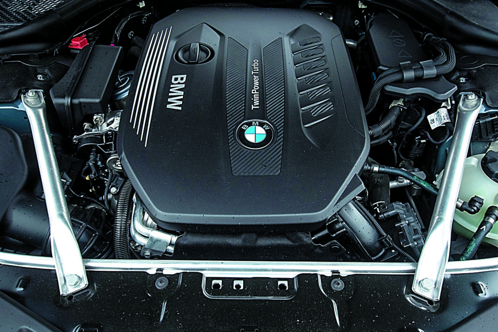 BMW-840d-G15-silnik