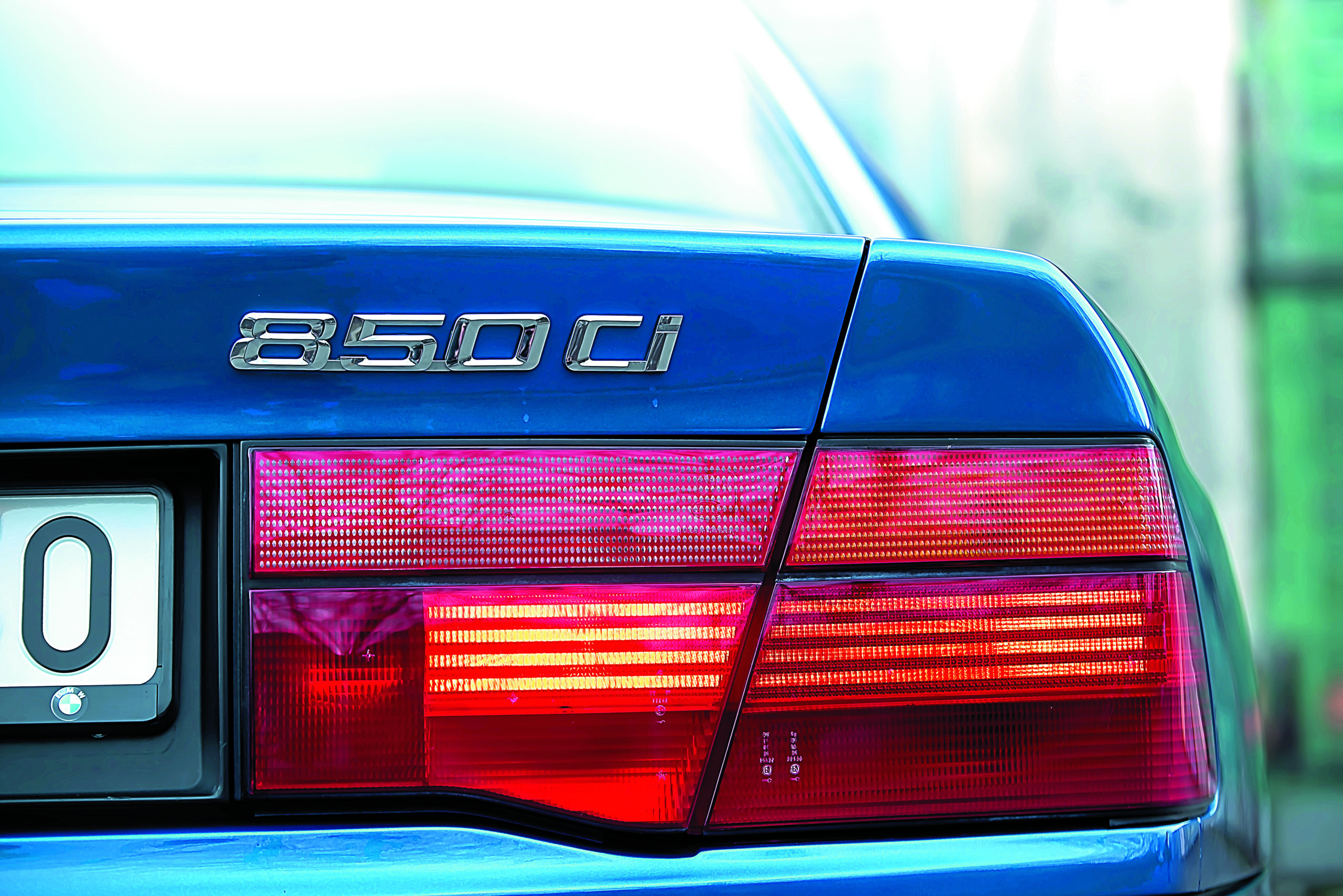 BMW-850Ci-E31-tylna lampa i logo 850Ci