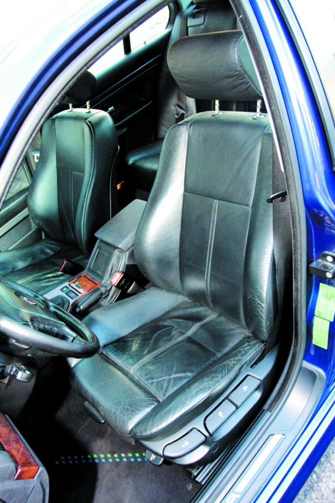 BMW-Alpina-B10-3.3-fotel kierwocy