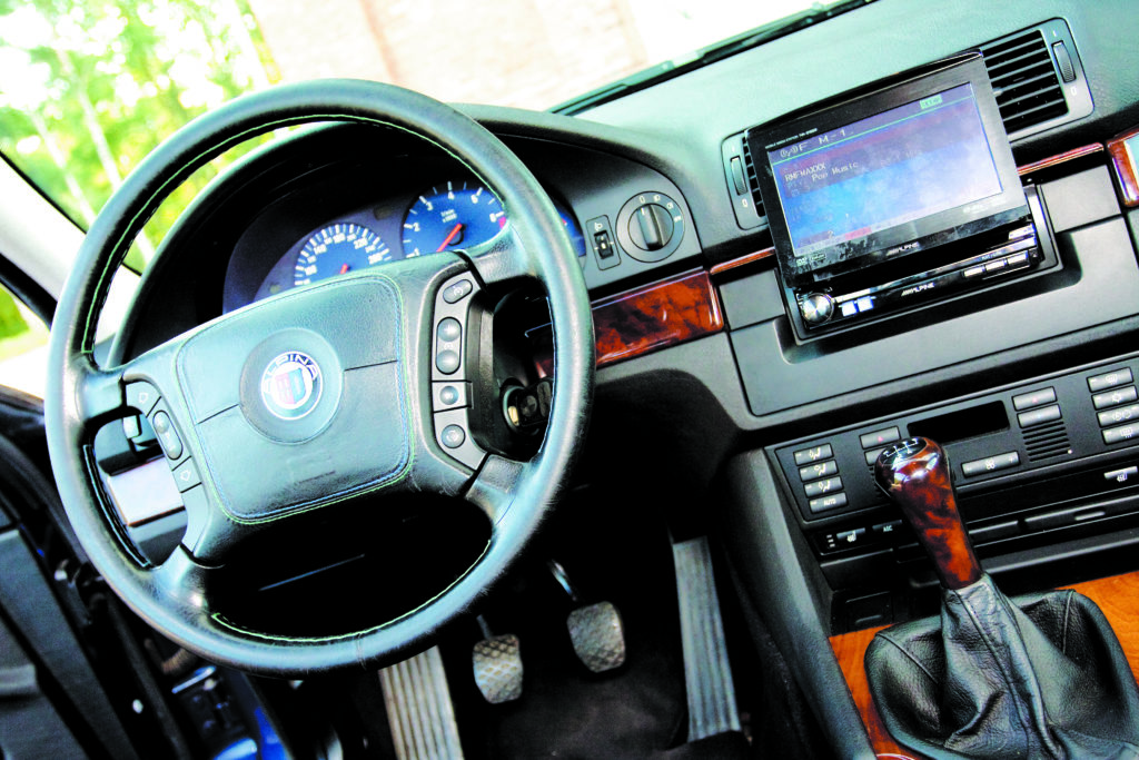 BMW-Alpina-B10-3.3-zdjęcie kokpitu