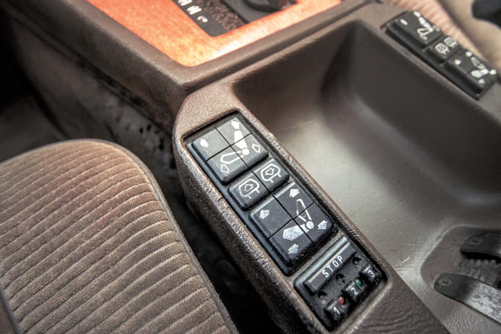 BMW E23 735i sterowanie fotelami