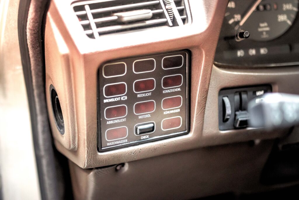 BMW E23 735i komputer pokładowy