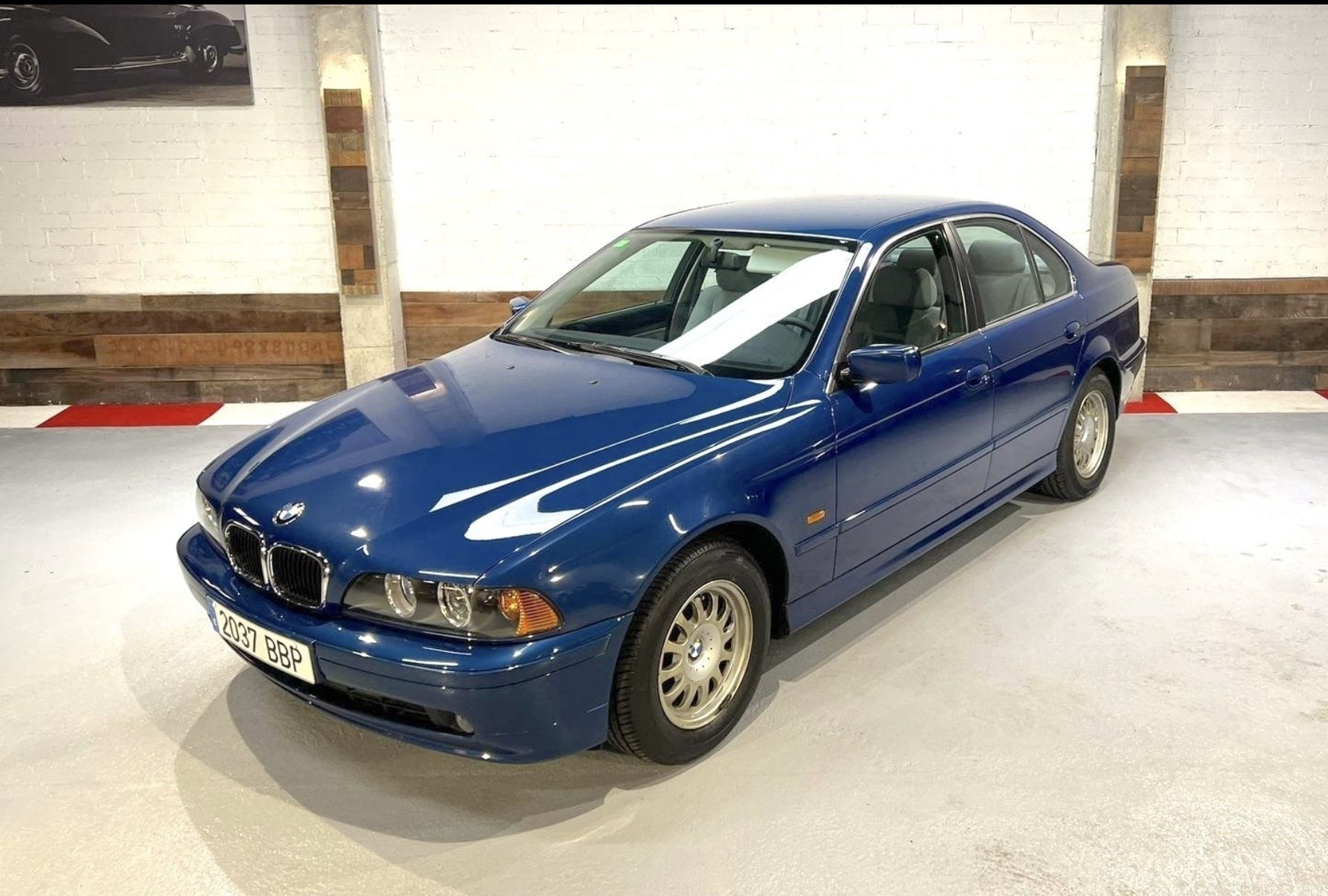 BMW E39 Avus Blau