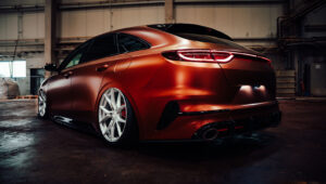 Kia_ProCeed_ z_felgami_Barracuda_Inferno_ od_tyłu