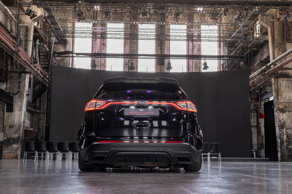 Ford_Edge_z_felga_Barracuda_Project2_tył auta