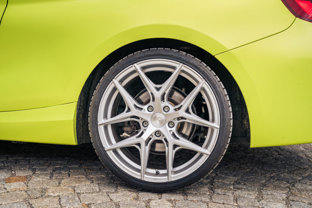 tuning BMW 220i F22 koło Barracuda_Razzer