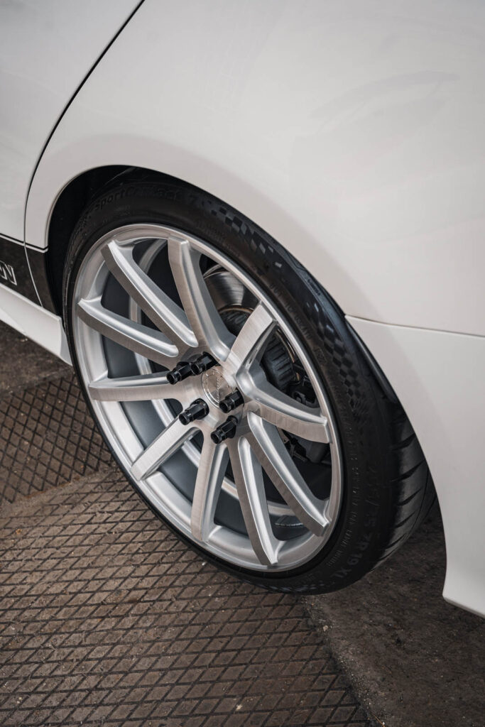 Mercedes C W205 koło CorSpeed Deville