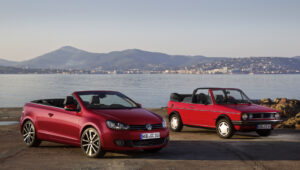 dwa VW Golfy cabrio