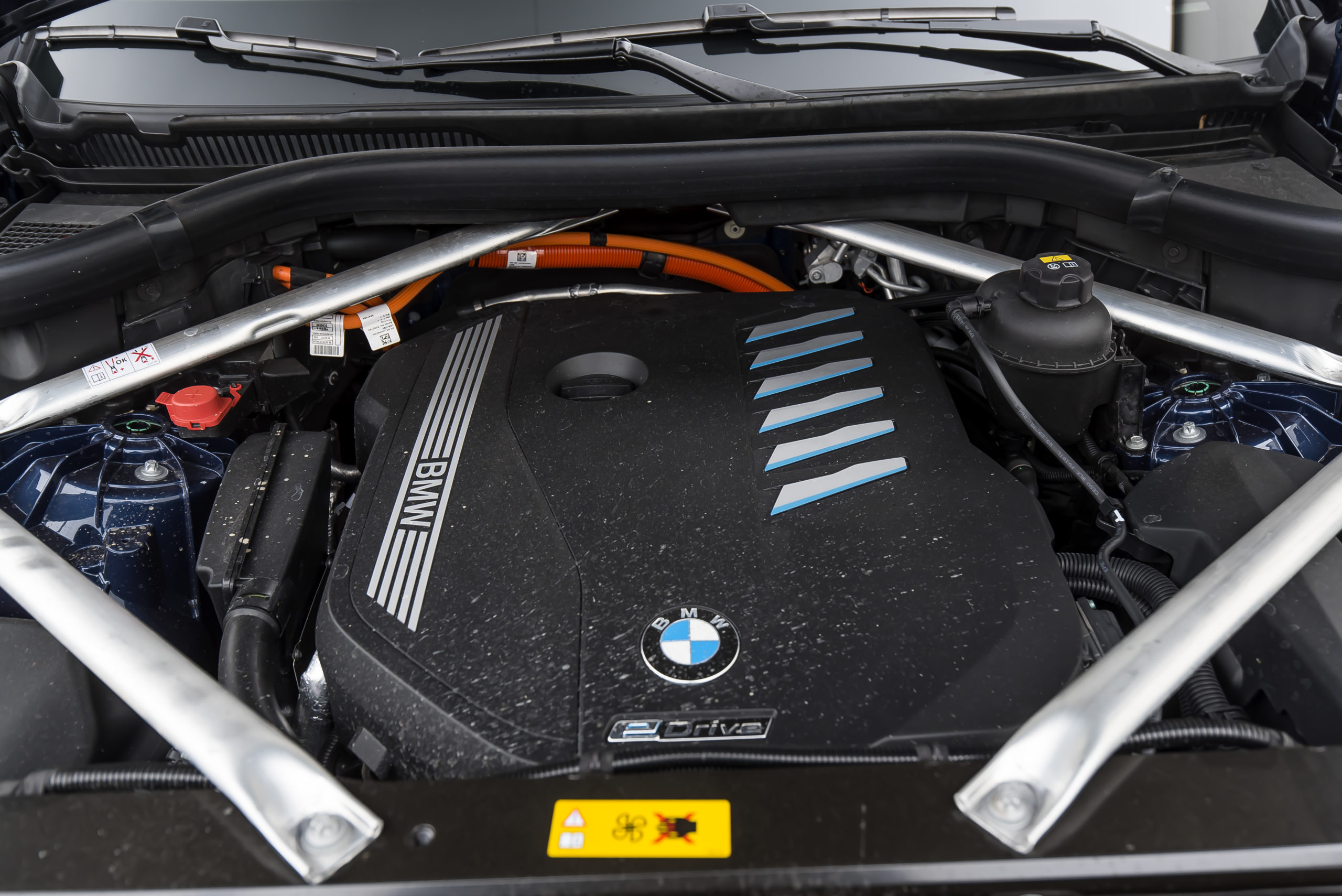 BMW X5 45e silnik