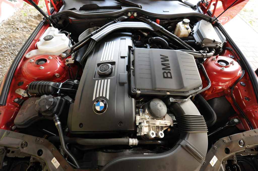 BMW-Z4-E89-35is-silnik