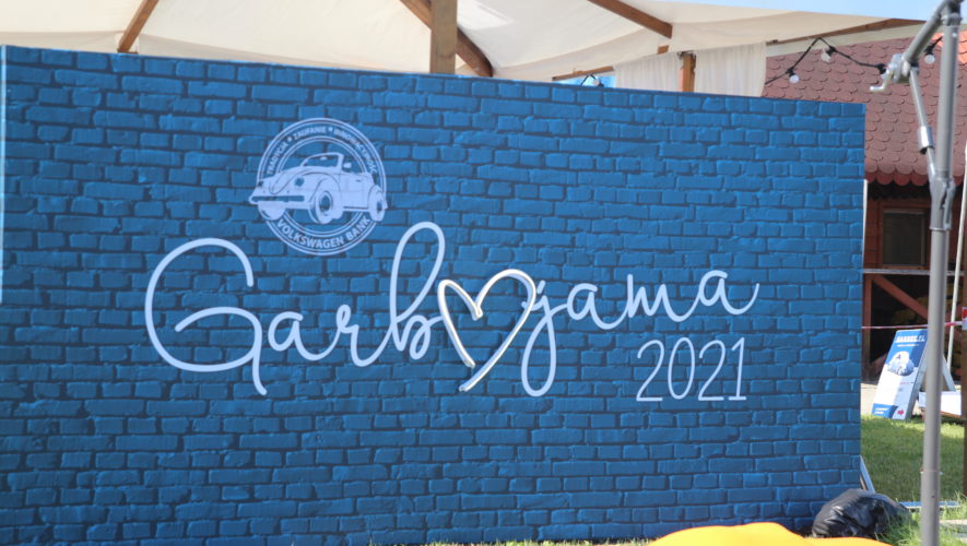 Garbojama-2021-auta zlotowe-napis garbojama 2021