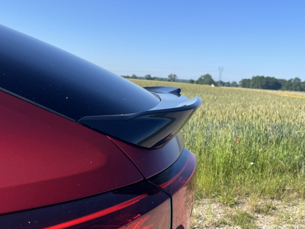 BMW iX2 Drive 30 spojler tylny