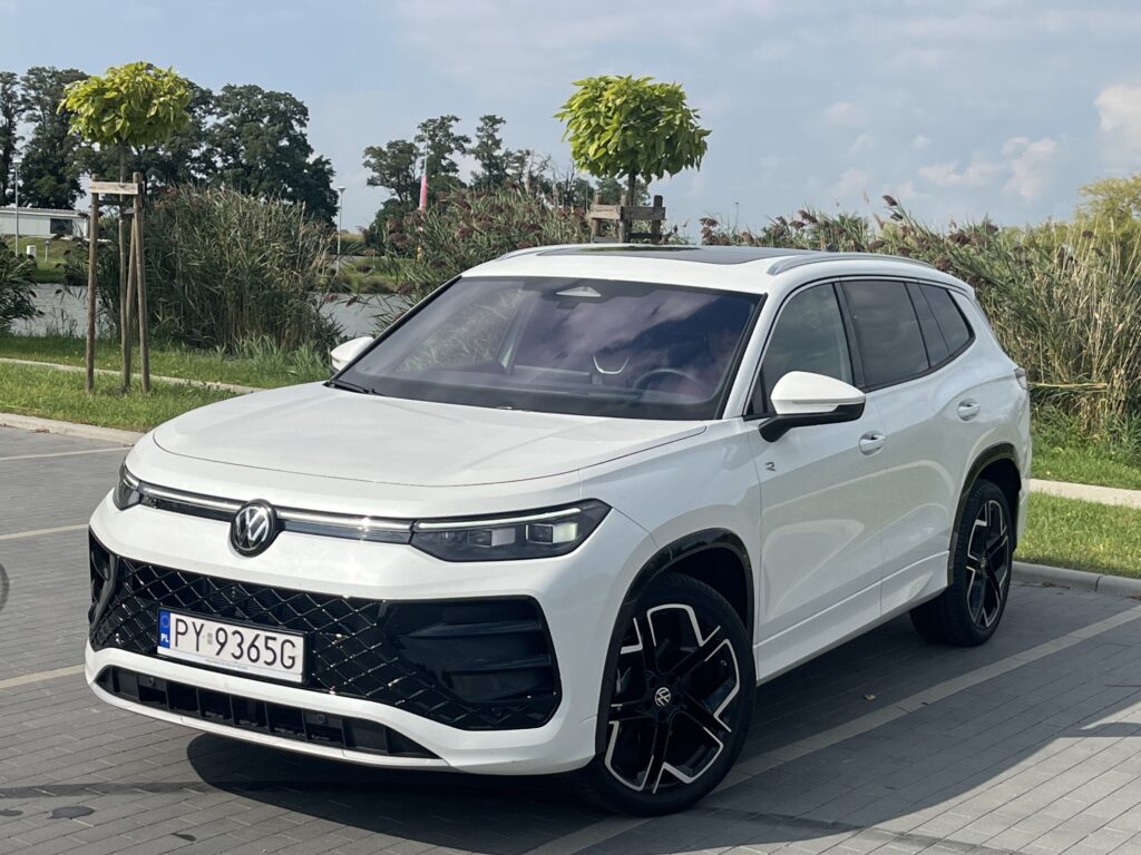 Volkswagen Tayron widok z przodu