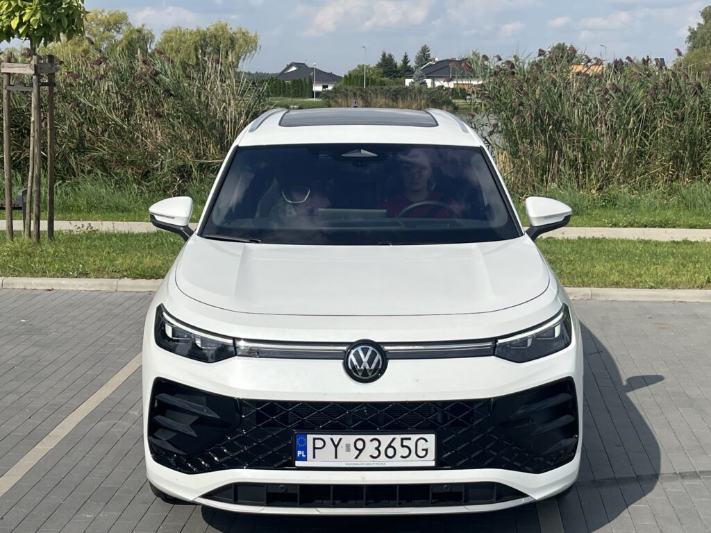 Volkswagen Tayron front auta