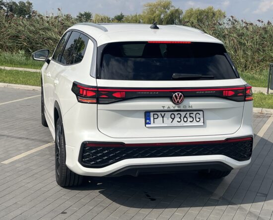 Volkswagen Tayron widok z tyłu