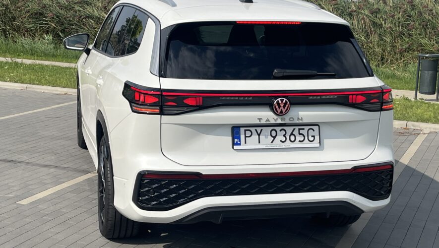Volkswagen Tayron widok z tyłu