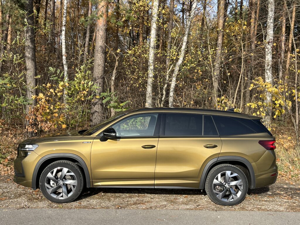 Skoda Kodiaq Sport Line 2.0 TDI 4x4 widok z boku