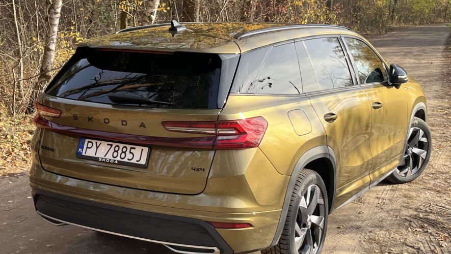 Skoda Kodiaq Sport Line 2.0 TDI 4x4 widok od tyłu