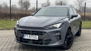 Cupra Terramar 1.5 e-Hybrid widok od przodu