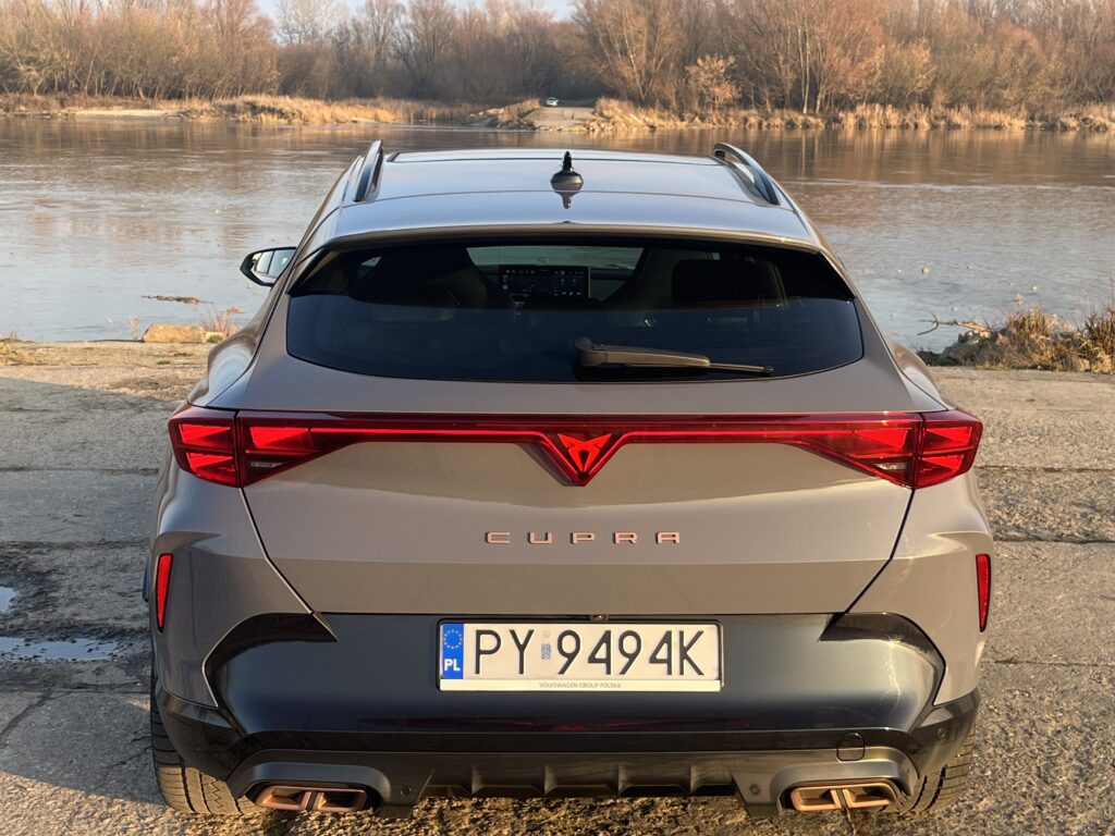 Cupra Formentor VZ PHEV tył auta