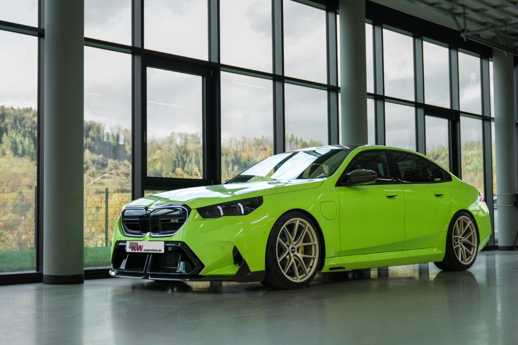 KW_V4_BMW_M5_G90_widok z przodu